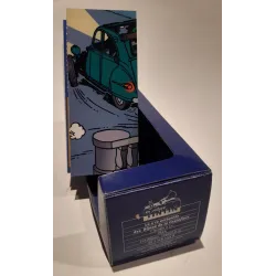 En voiture Tintin (33) - Les bijoux de la Castafiore - La 2 CV emboutie